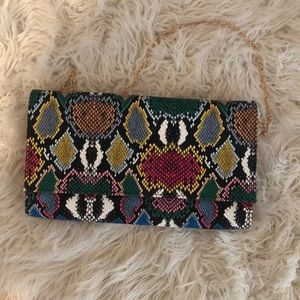 Snakeprint clutch